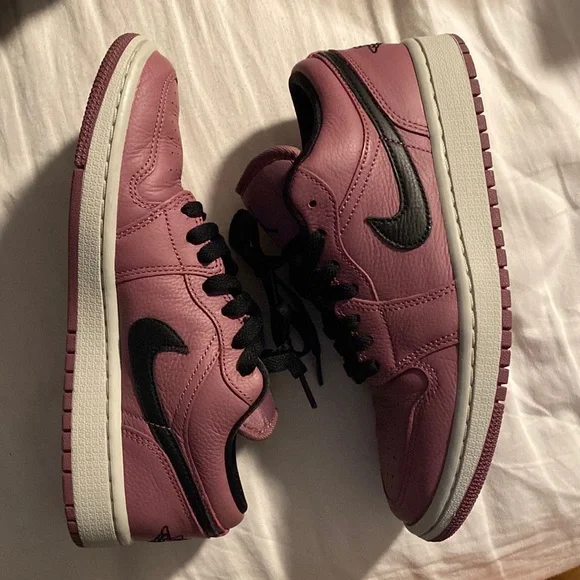 Air Jordan 1 Low - Picture 1 of 6